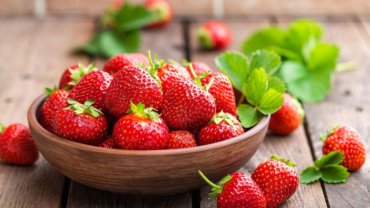 بهترین قارچ کش برای توت فرنگی